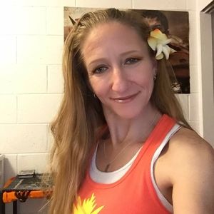 Meet your Posher, Elaine